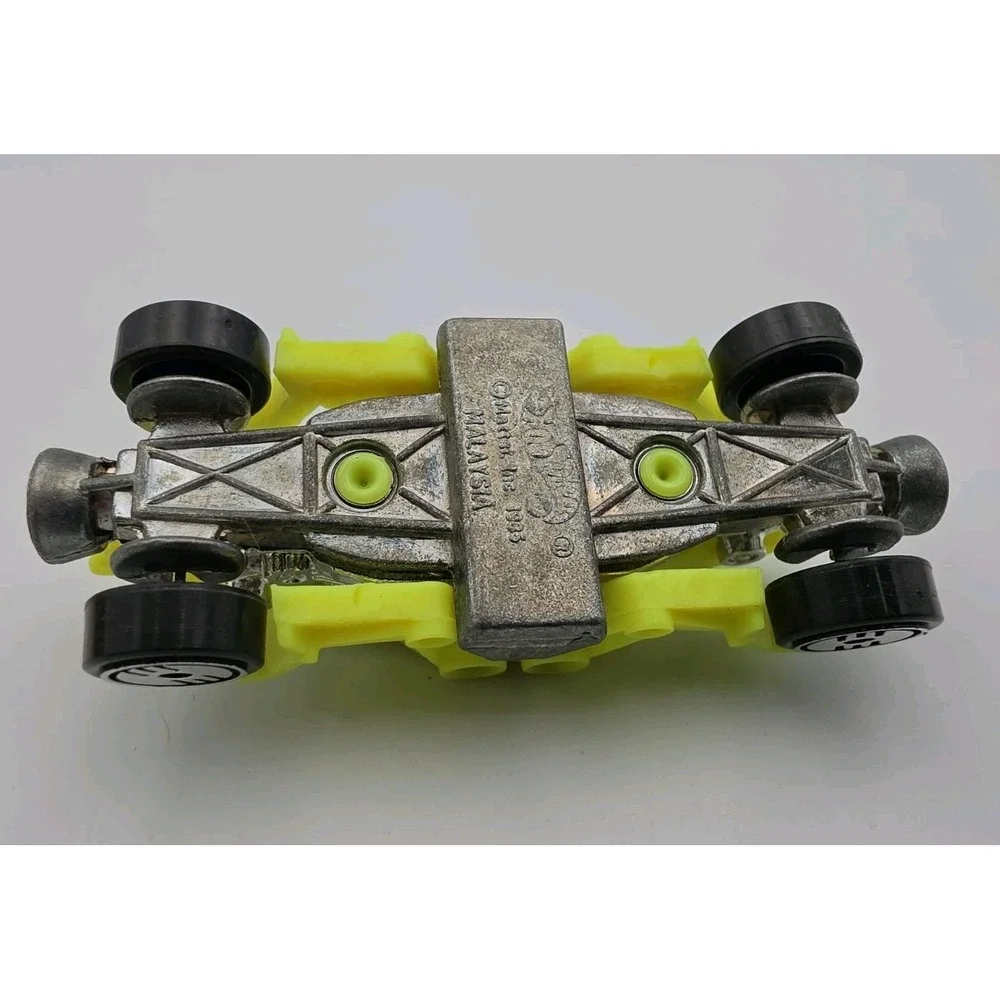 Retro Hot Wheels 1987 Rodzilla Green Dragon And 1985 Double Demon Yellow Dragon